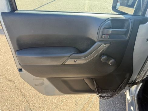 Used 2013 Jeep Wrangler Unlimited Sport AWD/4WD image 15