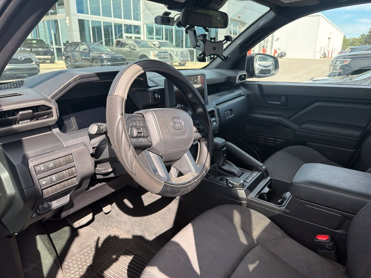 Used 2024 Toyota Tacoma SR w/ SR Upgrade Package AWD/4WD image 7