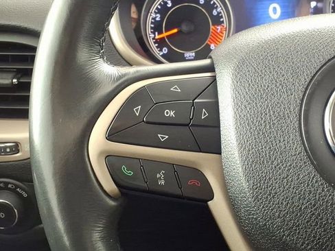 Used 2015 Jeep Cherokee Limited image 17