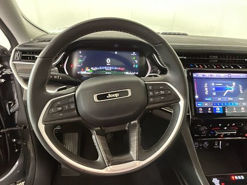 Used 2024 Jeep Grand Cherokee Limited 4xe w/ Luxury Tech Group II AWD/4WD image 17