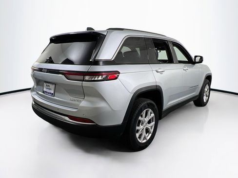 Used 2022 Jeep Grand Cherokee Limited AWD/4WD image 5