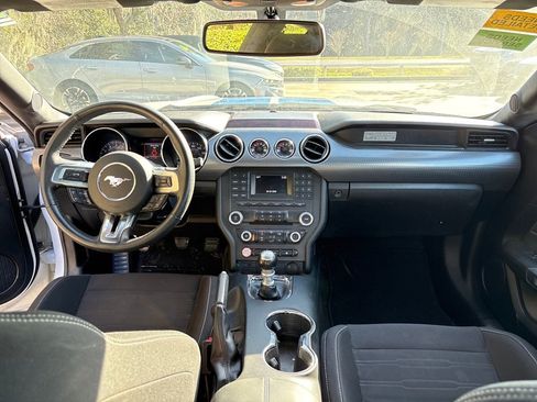 Used 2017 Ford Mustang GT w/ GT Performance Package image 7