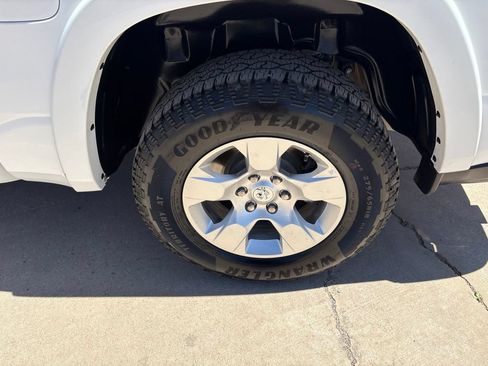 Used 2025 RAM 1500 Big Horn AWD/4WD image 4