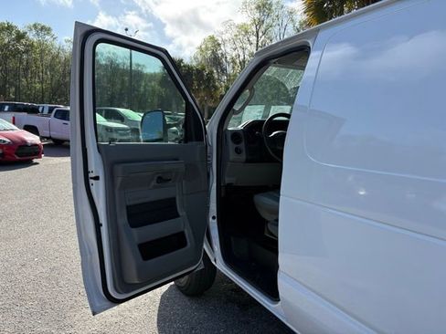 Used 2014 Ford E-250 and Econoline 250 w/ Commercial Cargo Van Package image 9