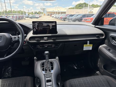 Certified 2026 Honda HR-V Sport image 29