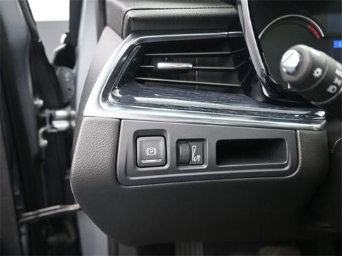 Used 2023 Cadillac XT5 Premium Luxury w/ LPO, Floor Liner Package image 33