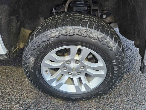 Used 2019 Chevrolet Silverado 1500 LT w/ All Star Edition image 9