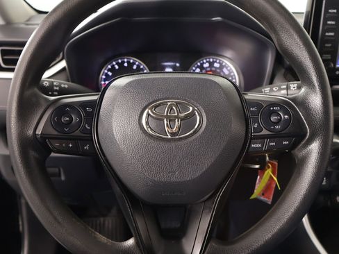 Used 2022 Toyota RAV4 LE image 3