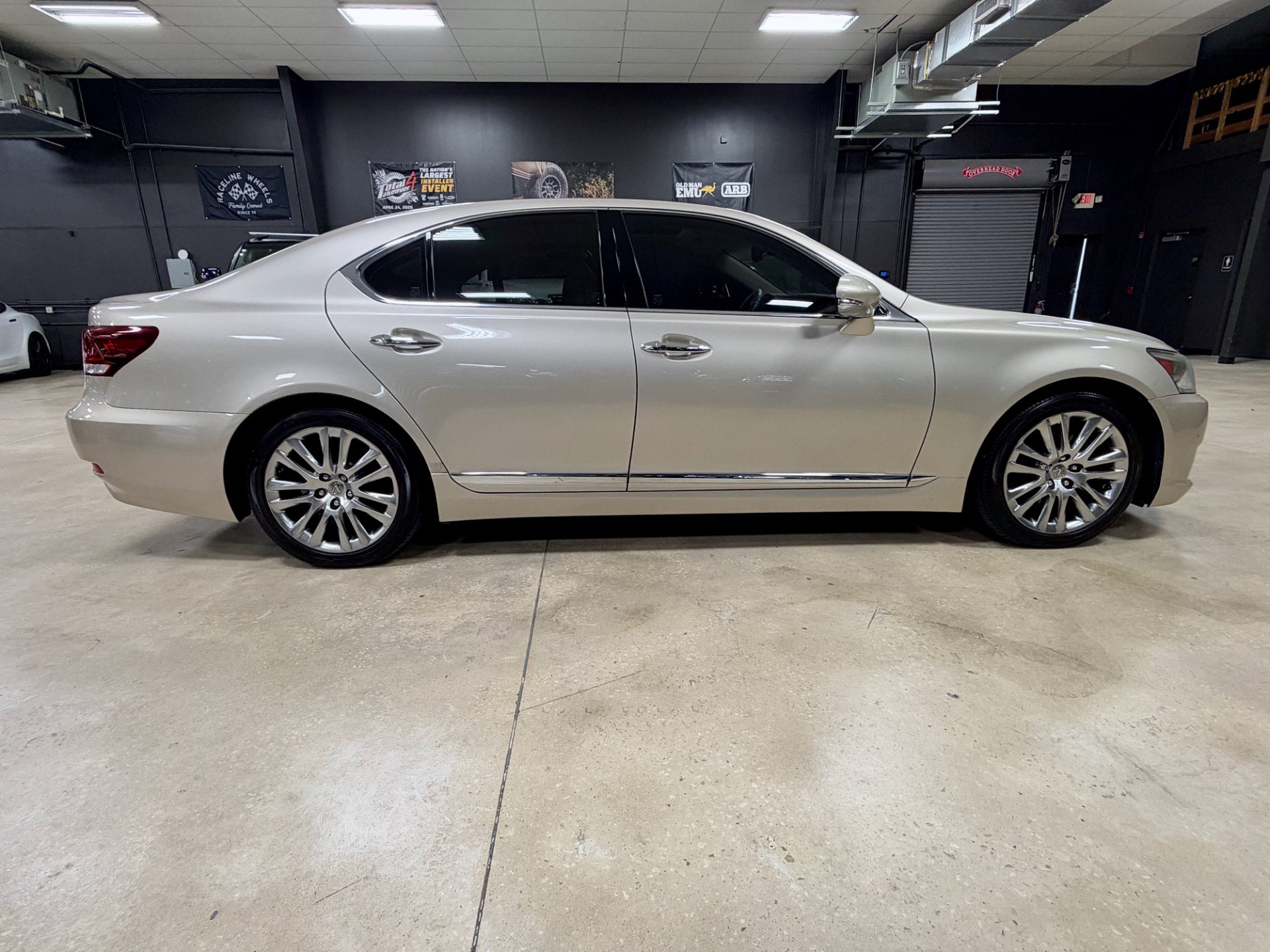 Used 2014 Lexus LS 460 w/ Comfort Package RWD image 7