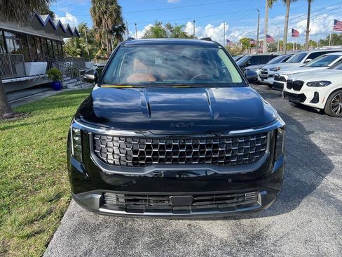 Used 2026 Kia Carnival SX w/ SX Dark Edition Package FWD image 2