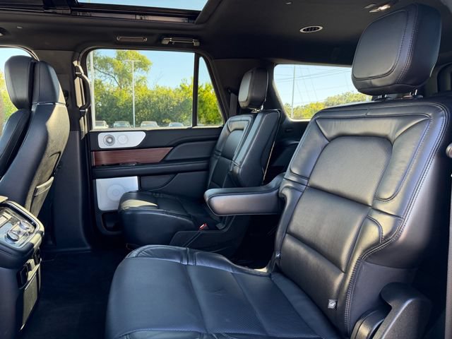 Used 2021 Lincoln Navigator L Reserve AWD/4WD image 21