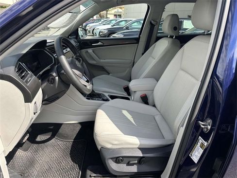 Certified 2022 Volkswagen Tiguan SE image 18