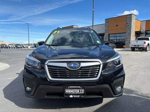 Used 2021 Subaru Forester Premium AWD/4WD image 2