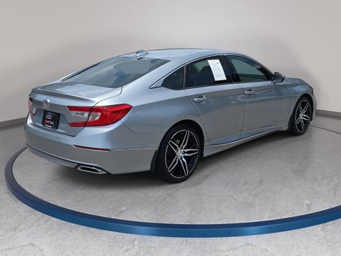Used 2021 Honda Accord Touring image 5