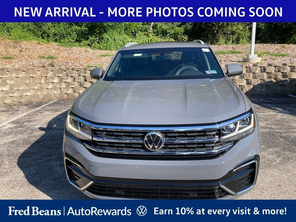 Used 2021 Volkswagen Atlas Cross Sport SE w/ Panoramic Sunroof Package AWD/4WD image 2