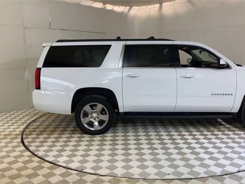 Used 2020 Chevrolet Suburban LT image 9