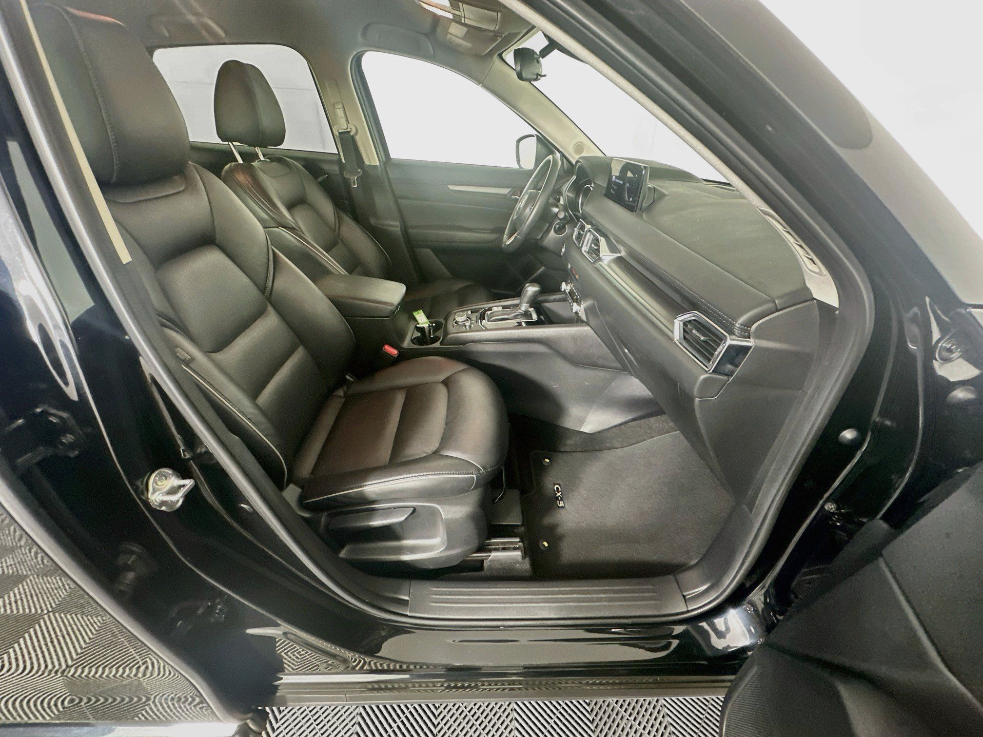 Used 2025 MAZDA CX-5 AWD 2.5 S w/ Select Package image 29