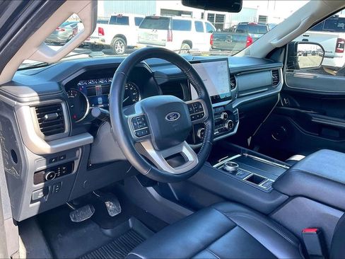 Certified 2023 Ford Expedition XLT image 14