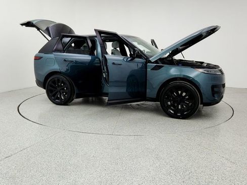 New 2026 Land Rover Range Rover Sport SE image 10