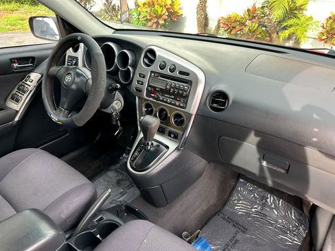 Used 2004 Toyota Matrix image 41