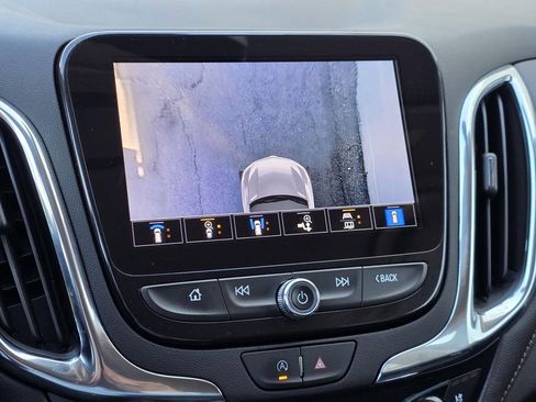 Used 2023 Chevrolet Equinox Premier image 26