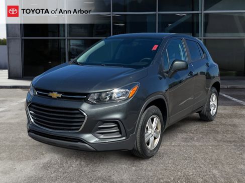 Used 2020 Chevrolet Trax LS w/ Tint and Cruise Package AWD/4WD image 7