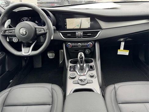 New 2025 Alfa Romeo Giulia image 6
