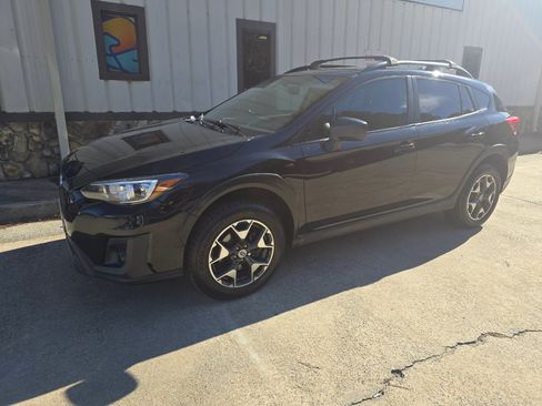 Used 2018 Subaru Crosstrek 2.0i Premium image 3