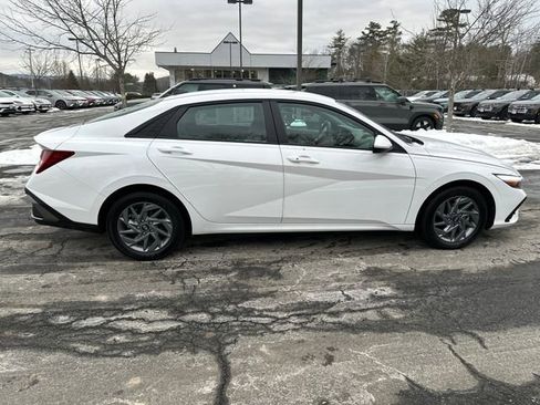 Certified 2025 Hyundai Elantra Blue image 6