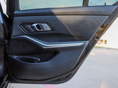 Used 2019 BMW 330i Sedan image 11