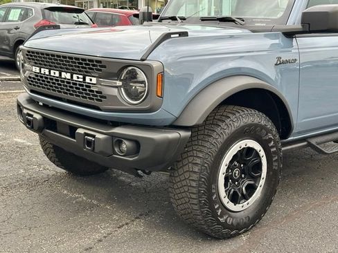 Used 2023 Ford Bronco Badlands w/ Sasquatch Package AWD/4WD image 9