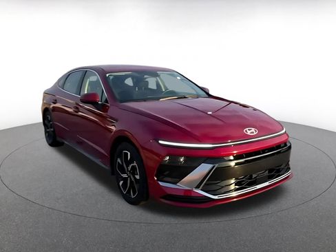 Used 2025 Hyundai Sonata SEL image 3