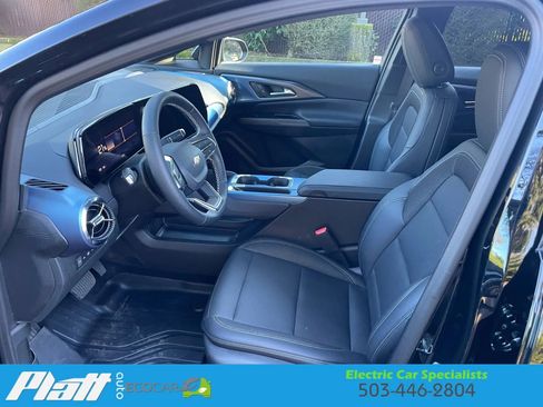 Used 2025 Chevrolet Equinox EV LT w/ Convenience Package image 24