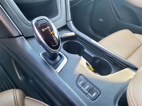 Used 2019 Cadillac XT5 Platinum image 18