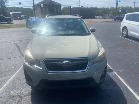 Used 2017 Subaru Crosstrek 2.0i Limited AWD/4WD image 2