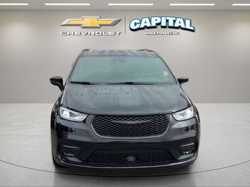 Used 2026 Chrysler Pacifica Limited w/ S Appearance Package FWD image 8