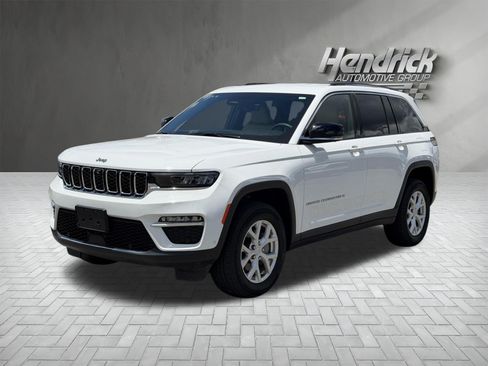 Used 2023 Jeep Grand Cherokee Limited w/ Luxury Tech Group II AWD/4WD image 5