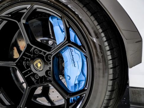 Used 2024 Lamborghini Urus Performante image 71