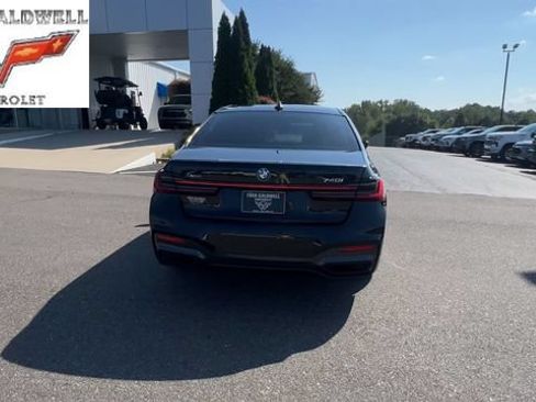 Used 2021 BMW 740i xDrive w/ Luxury Rear Seating Package AWD/4WD image 2