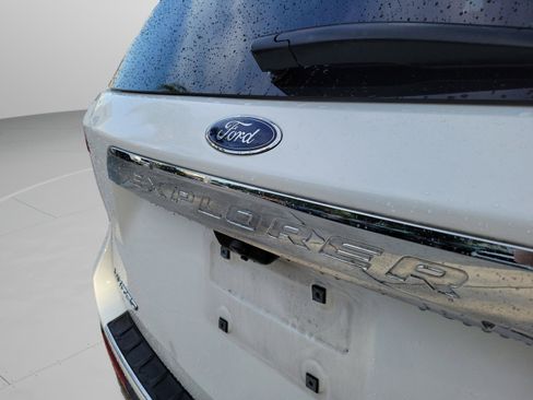 Used 2021 Ford Explorer Limited w/ Hybrid Equipment Group 310A RWD image 30