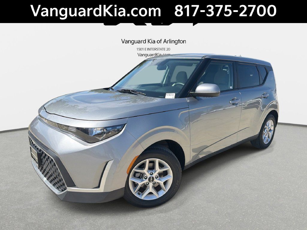 Certified 2025 Kia Soul LX w/ LX Technology Package FWD image 1