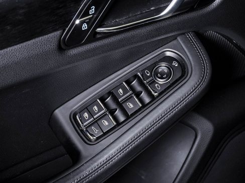 Certified 2023 Porsche Macan GTS image 26