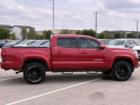 Used 2022 Toyota Tacoma SR5 w/ Technology Package RWD image 7