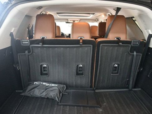 Used 2024 Nissan Pathfinder Platinum FWD image 79