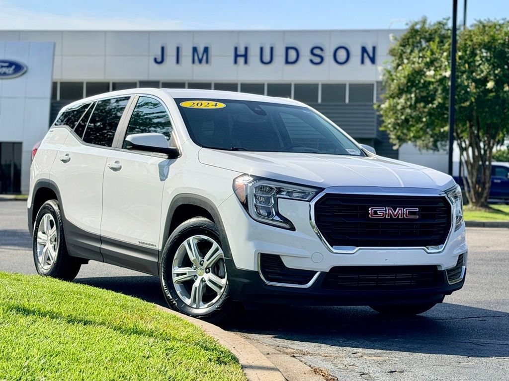 Used 2024 GMC Terrain SLE FWD image 2