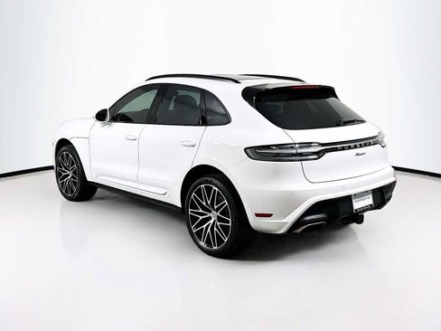Certified 2025 Porsche Macan AWD/4WD image 3