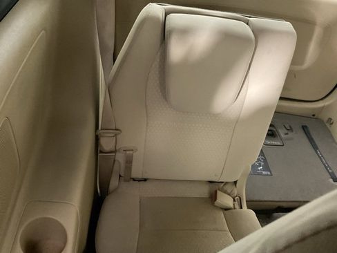 Used 2016 Kia Sedona LX w/ LX Convenience Package image 23