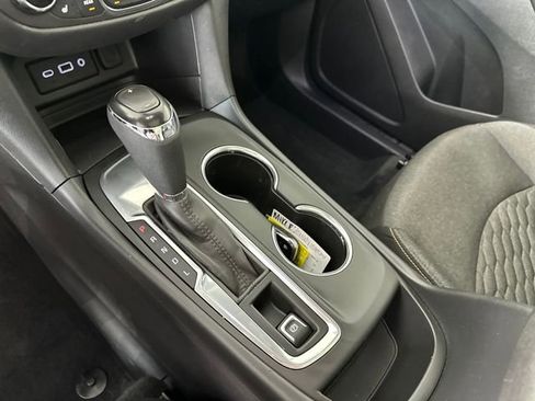 Used 2021 Chevrolet Equinox LT image 20