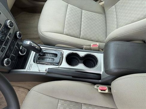 Used 2010 Ford Fusion SE FWD image 14