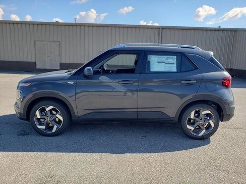 New 2026 Hyundai Venue SEL image 2